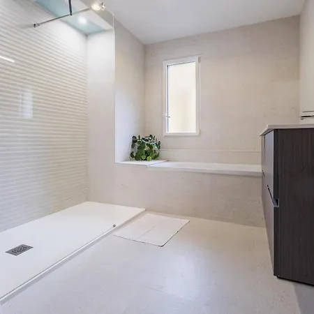 Maison Spacieuse Avec Piscine Chauffee, Animaux Admis - Fr-1-306-1314