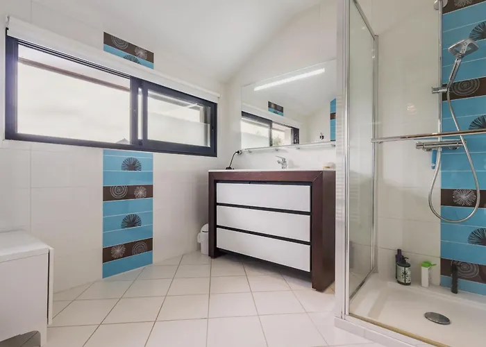 Maison Spacieuse Avec Piscine Chauffee, Animaux Admis - Fr-1-306-1314 *