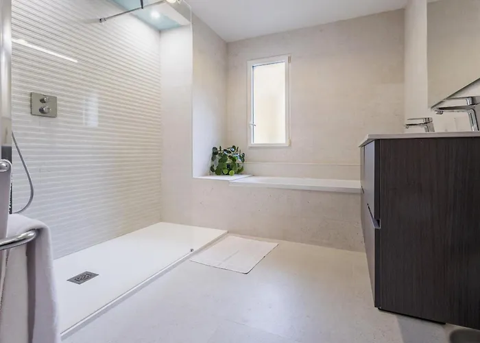 Maison Spacieuse Avec Piscine Chauffee, Animaux Admis - Fr-1-306-1314