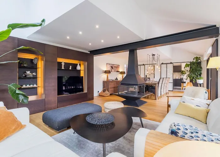 Maison Spacieuse Avec Piscine Chauffee, Animaux Admis - Fr-1-306-1314 別荘 *