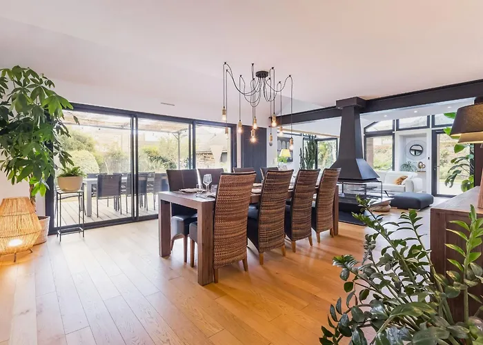 Maison Spacieuse Avec Piscine Chauffee, Animaux Admis - Fr-1-306-1314 別荘 *